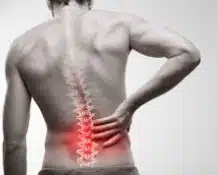 Douleur lombaire chez un sportif - inflammation de la colonne vertébrale en rouge
